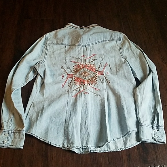 Button up - Picture 2 of 2